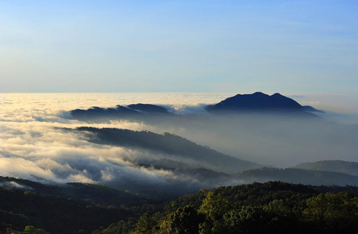隔着屏幕也能感受到的清凉，就在泰国国家公园的群山间