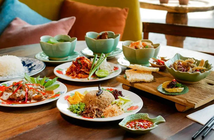 曼谷大皇宫旁的美食店，边吃边玩度过美好一天！