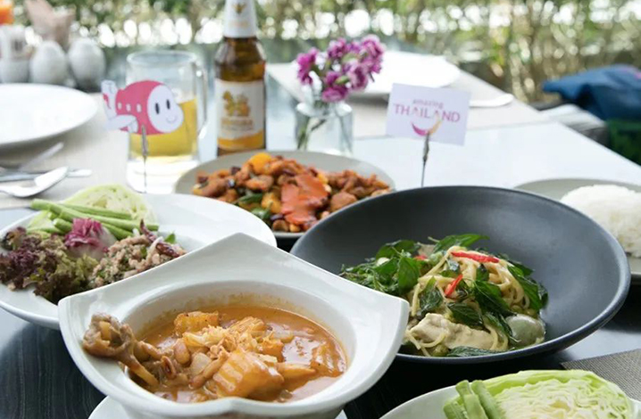 曼谷大皇宫旁的美食店，边吃边玩度过美好一天！