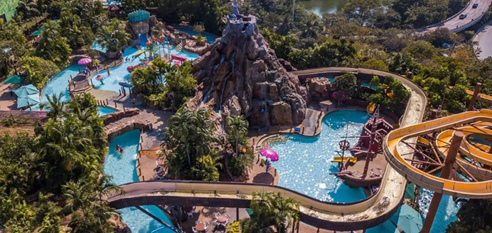 曼谷商场楼顶藏着一个水上世界——Fantasia Lagoon Fun Water Park