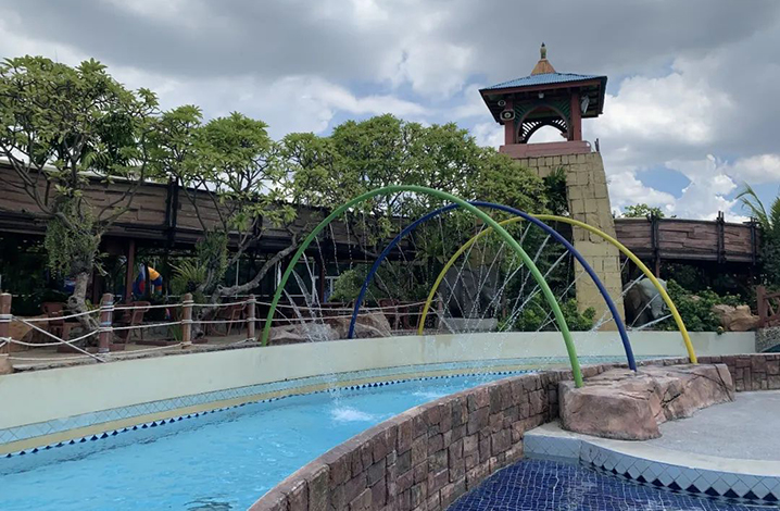 曼谷商场楼顶藏着一个水上世界——Fantasia Lagoon Fun Water Park